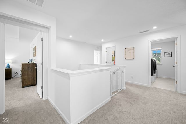 647 Bluestem Circle, New Whiteland, IN 46184