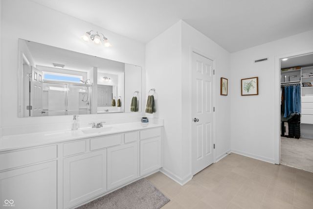 647 Bluestem Circle, New Whiteland, IN 46184