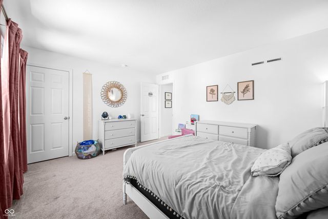 647 Bluestem Circle, New Whiteland, IN 46184