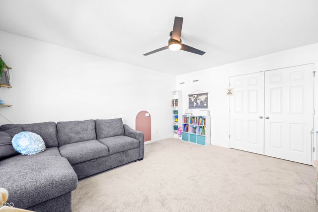 647 Bluestem Circle, New Whiteland, IN 46184