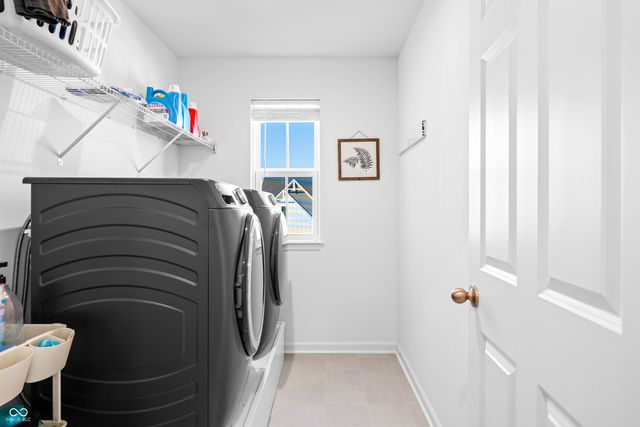 647 Bluestem Circle, New Whiteland, IN 46184