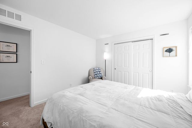 647 Bluestem Circle, New Whiteland, IN 46184