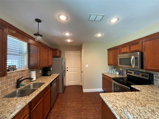 103 Eastwood Circle, Enchanted Oaks, TX 75156