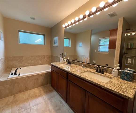 103 Eastwood Circle, Enchanted Oaks, TX 75156
