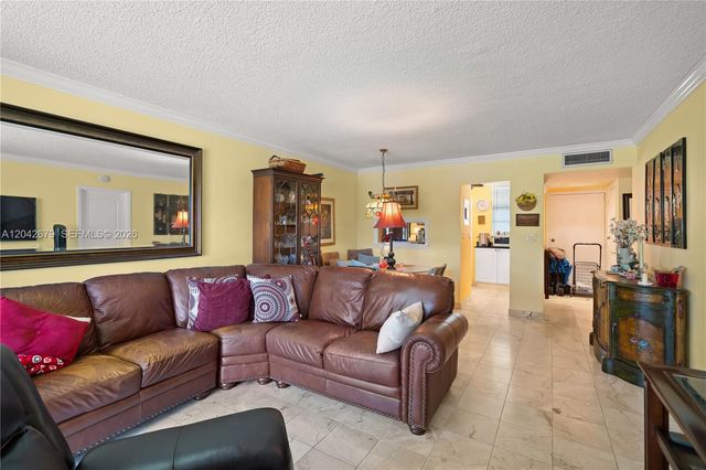 2851 Leonard Drive J210, Aventura, FL 33160