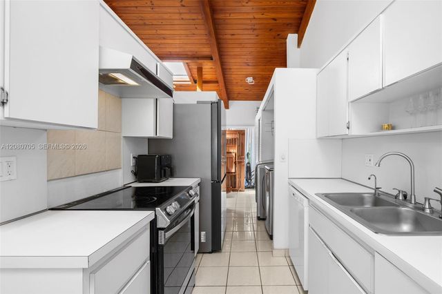 2679 S Parkview Drive, Hallandale Beach, FL 33009