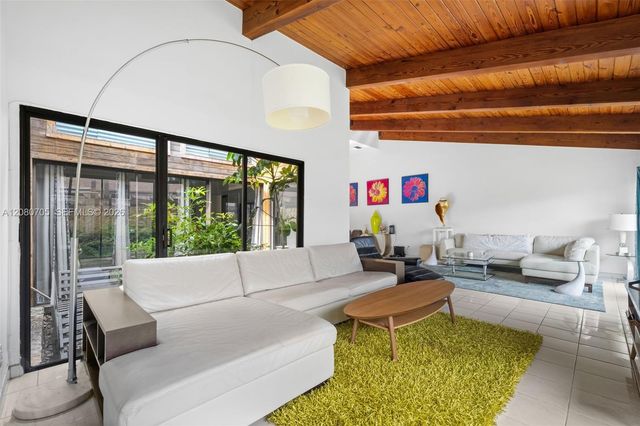 2679 S Parkview Drive, Hallandale Beach, FL 33009