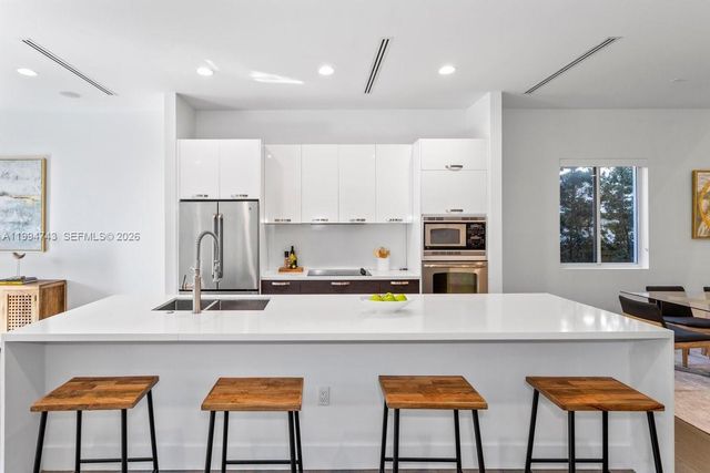 3052 Day Ave 2, Miami, FL 33133