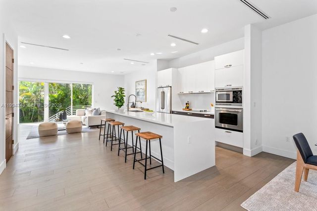 3052 Day Ave 2, Miami, FL 33133