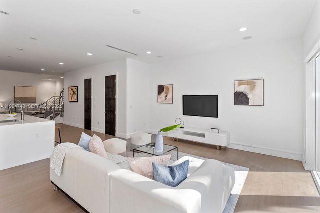 3052 Day Ave 2, Miami, FL 33133