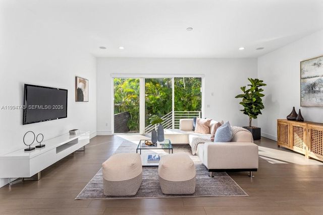 3052 Day Ave 2, Miami, FL 33133