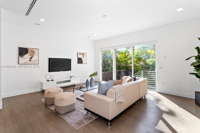 3052 Day Ave 2, Miami, FL 33133