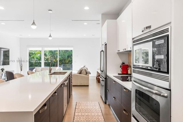 3052 Day Ave 2, Miami, FL 33133