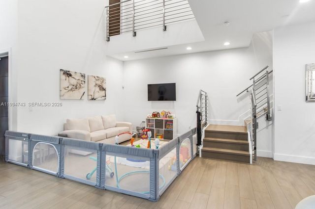 3052 Day Ave 2, Miami, FL 33133