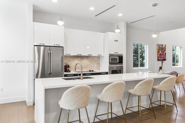 3052 Day Ave 2, Miami, FL 33133