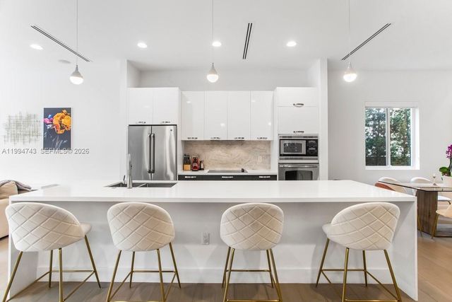 3052 Day Ave 2, Miami, FL 33133