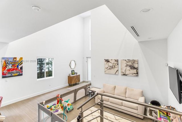 3052 Day Ave 2, Miami, FL 33133