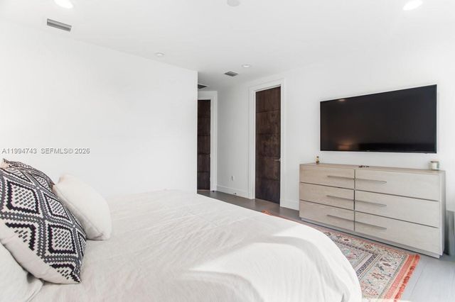 3052 Day Ave 2, Miami, FL 33133