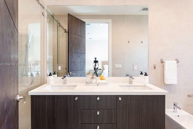 3052 Day Ave 2, Miami, FL 33133