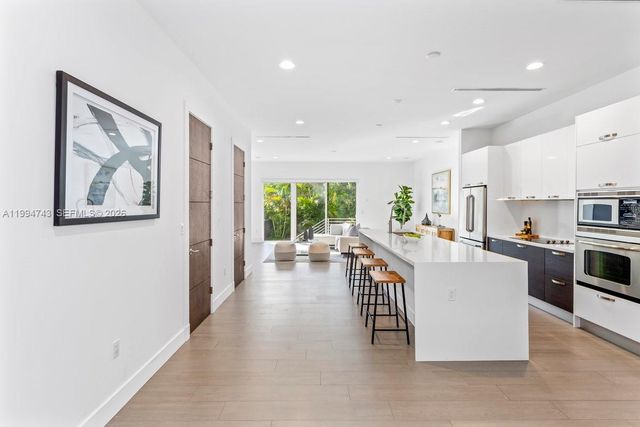 3052 Day Ave 2, Miami, FL 33133