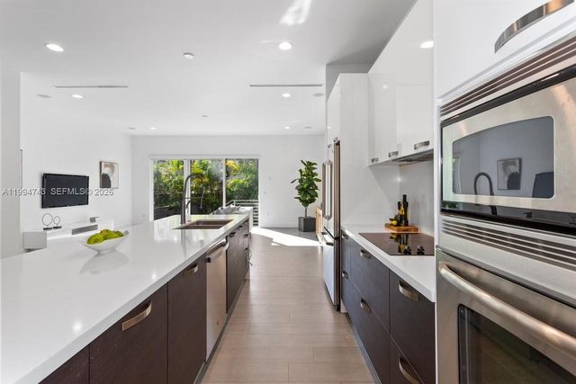 3052 Day Ave 2, Miami, FL 33133