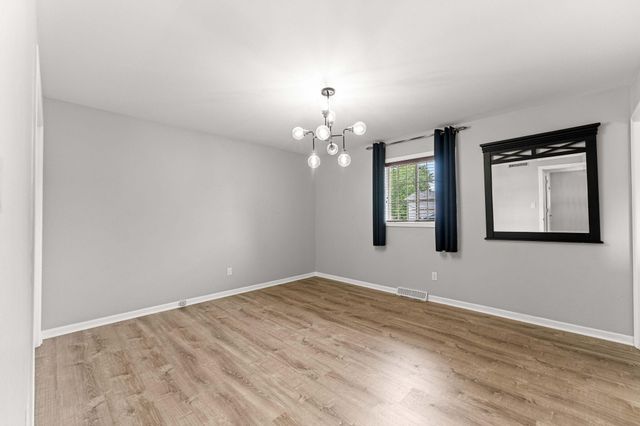 9138 Southmoor Avenue, Highland, IN 46322
