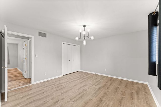 9138 Southmoor Avenue, Highland, IN 46322