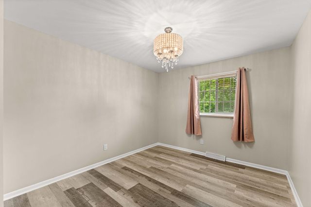 9138 Southmoor Avenue, Highland, IN 46322