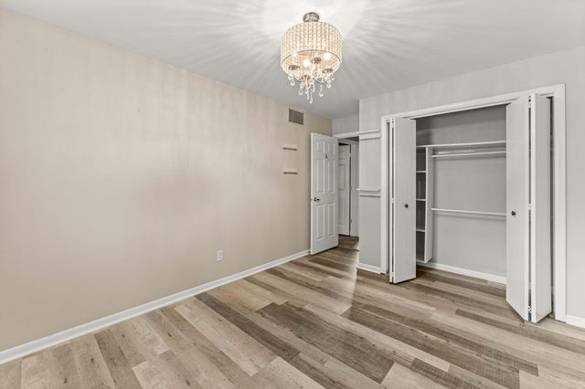 9138 Southmoor Avenue, Highland, IN 46322