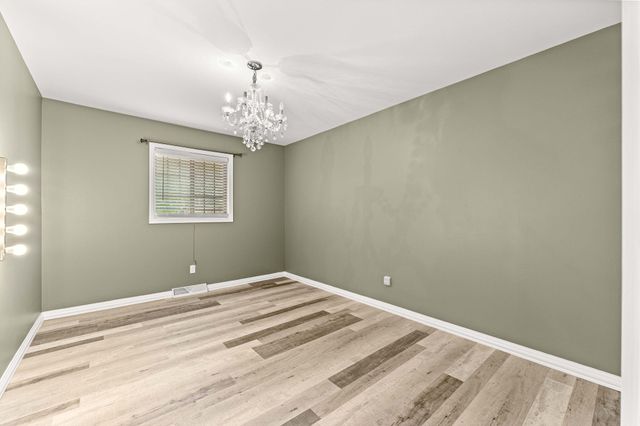 9138 Southmoor Avenue, Highland, IN 46322