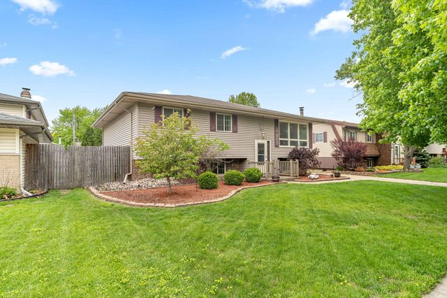 9138 Southmoor Avenue, Highland, IN 46322