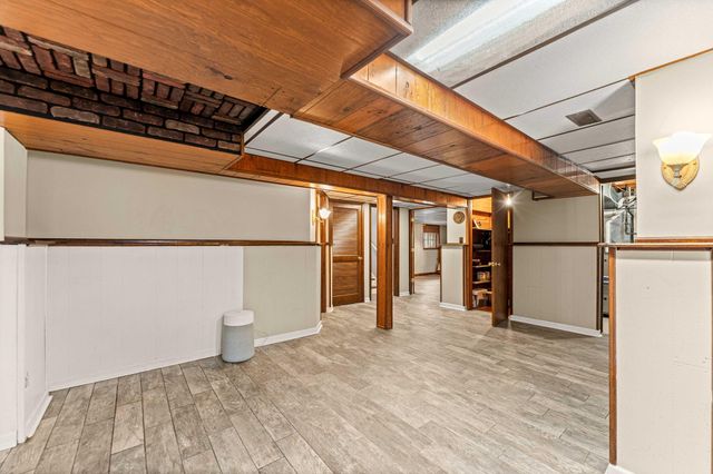 9138 Southmoor Avenue, Highland, IN 46322