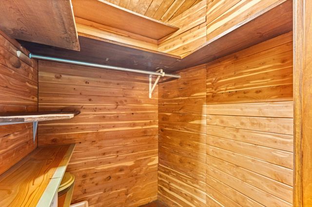 9138 Southmoor Avenue, Highland, IN 46322