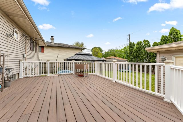 9138 Southmoor Avenue, Highland, IN 46322