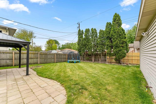 9138 Southmoor Avenue, Highland, IN 46322