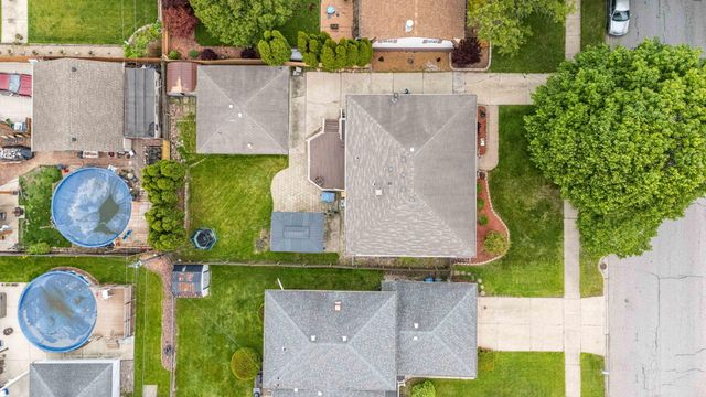 9138 Southmoor Avenue, Highland, IN 46322