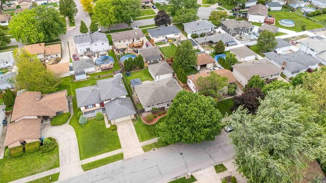 9138 Southmoor Avenue, Highland, IN 46322