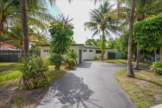 19531 NW 1st Place, Miami Gardens, FL 33169