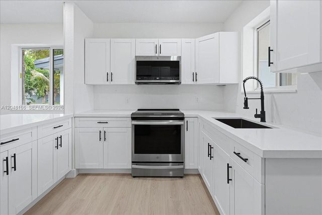 19531 NW 1st Place, Miami Gardens, FL 33169