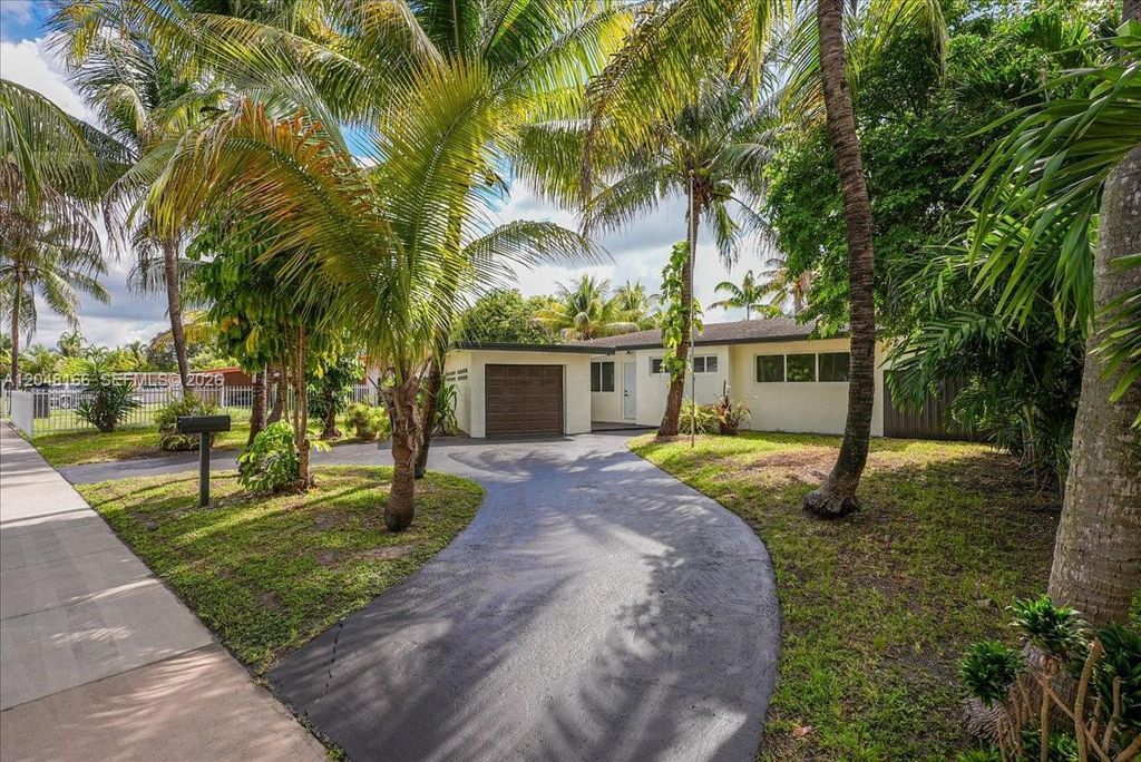 19531 NW 1st Place, Miami Gardens, FL 33169