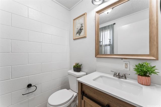 85-152 Ala Walua Street B, Waianae, HI 96792