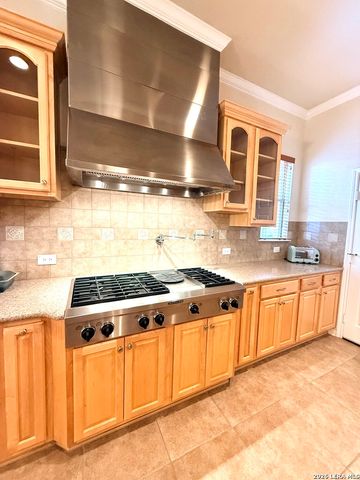 101 Rattlesnake Blf, Boerne, TX 78006