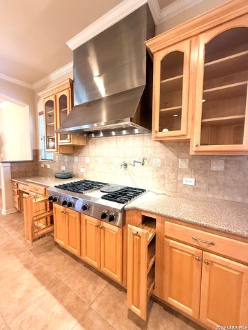 101 Rattlesnake Blf, Boerne, TX 78006
