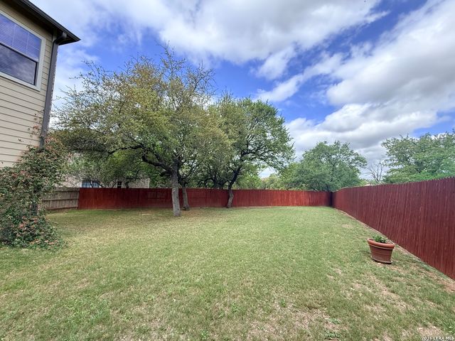 101 Rattlesnake Blf, Boerne, TX 78006