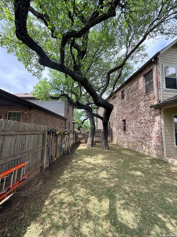 101 Rattlesnake Blf, Boerne, TX 78006
