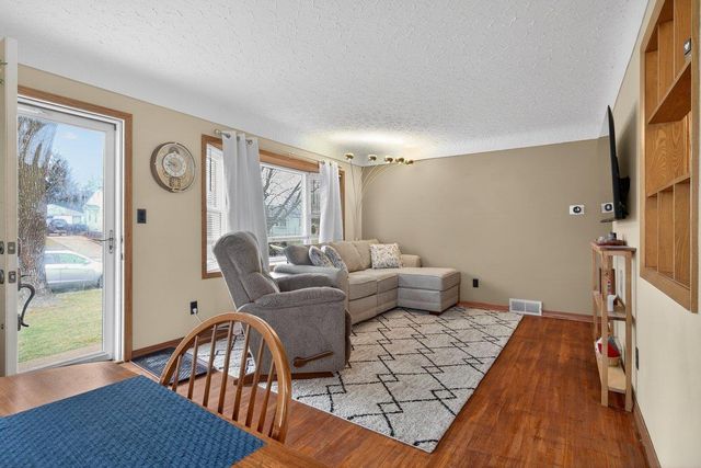 1286 Scott Avenue, Waterloo, IA 50701