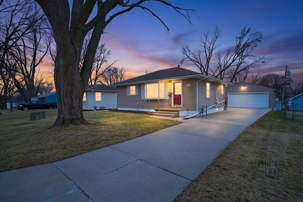 1286 Scott Avenue, Waterloo, IA 50701