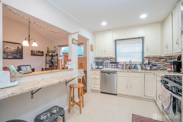9 Oak Branch Road, East Windsor, NJ 08512