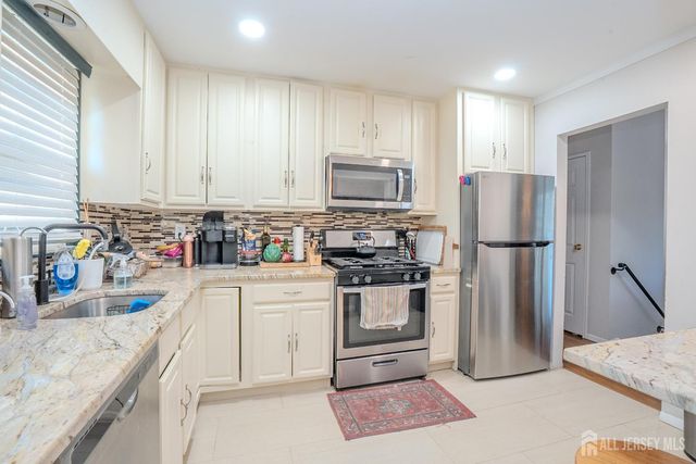 9 Oak Branch Road, East Windsor, NJ 08512