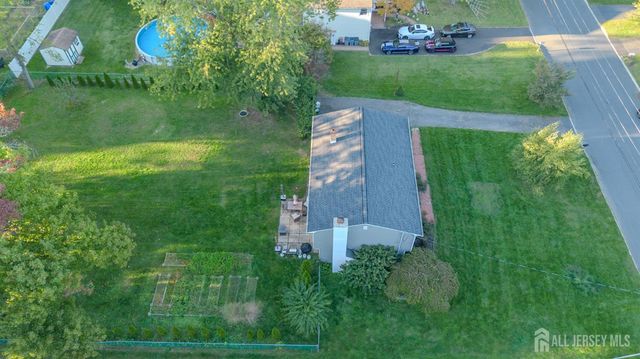9 Oak Branch Road, East Windsor, NJ 08512